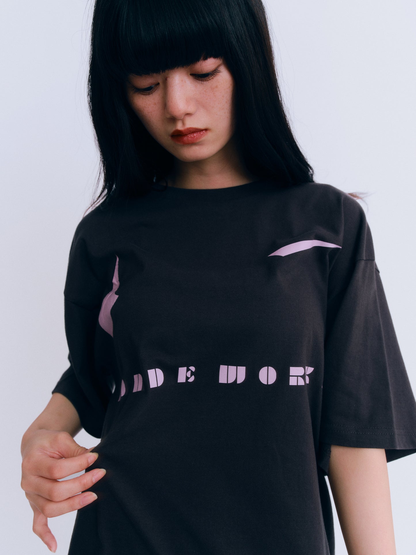 OVER ロゴTシャツ