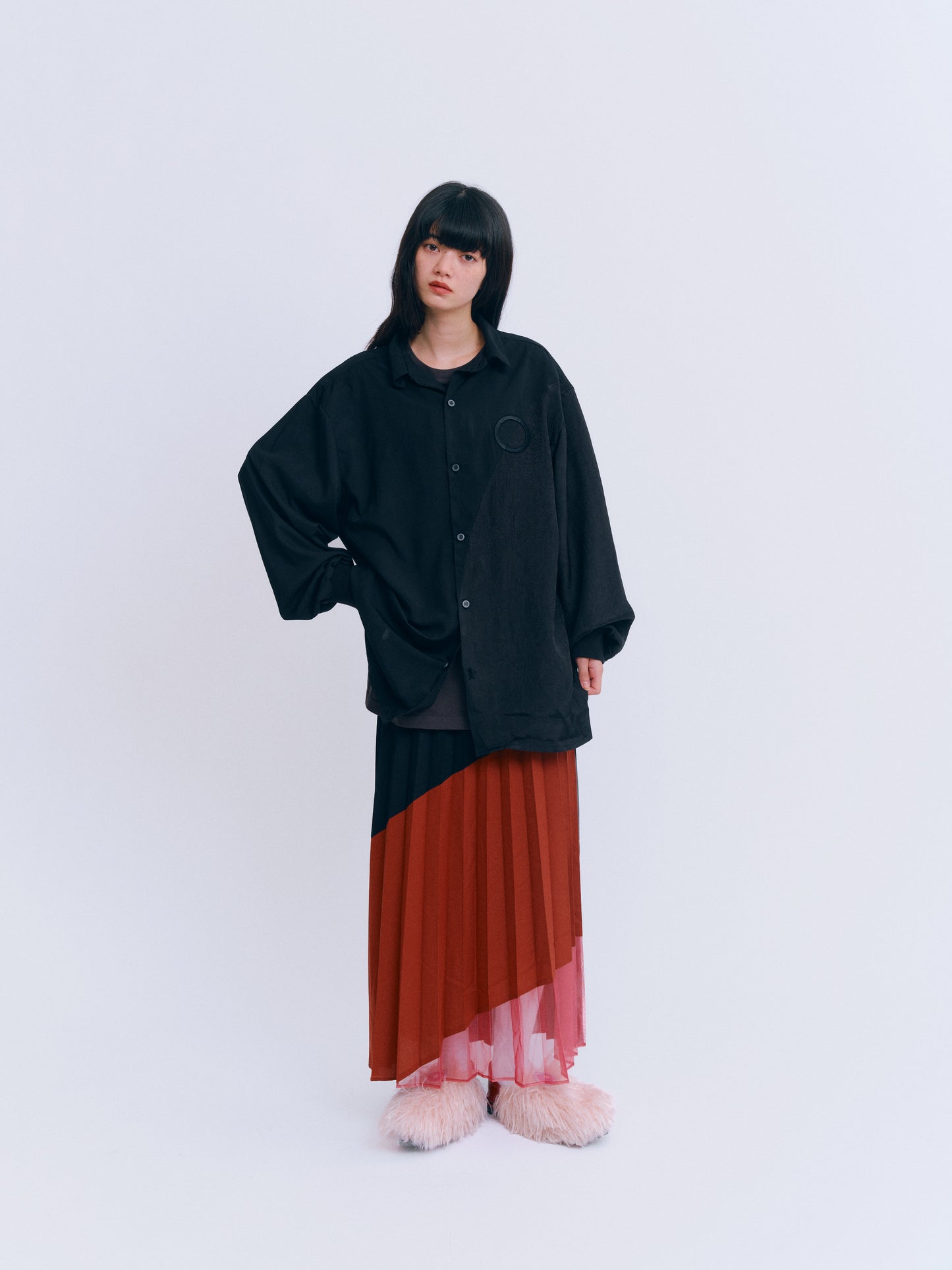 サークル刺繍ロングスリーブシャツ