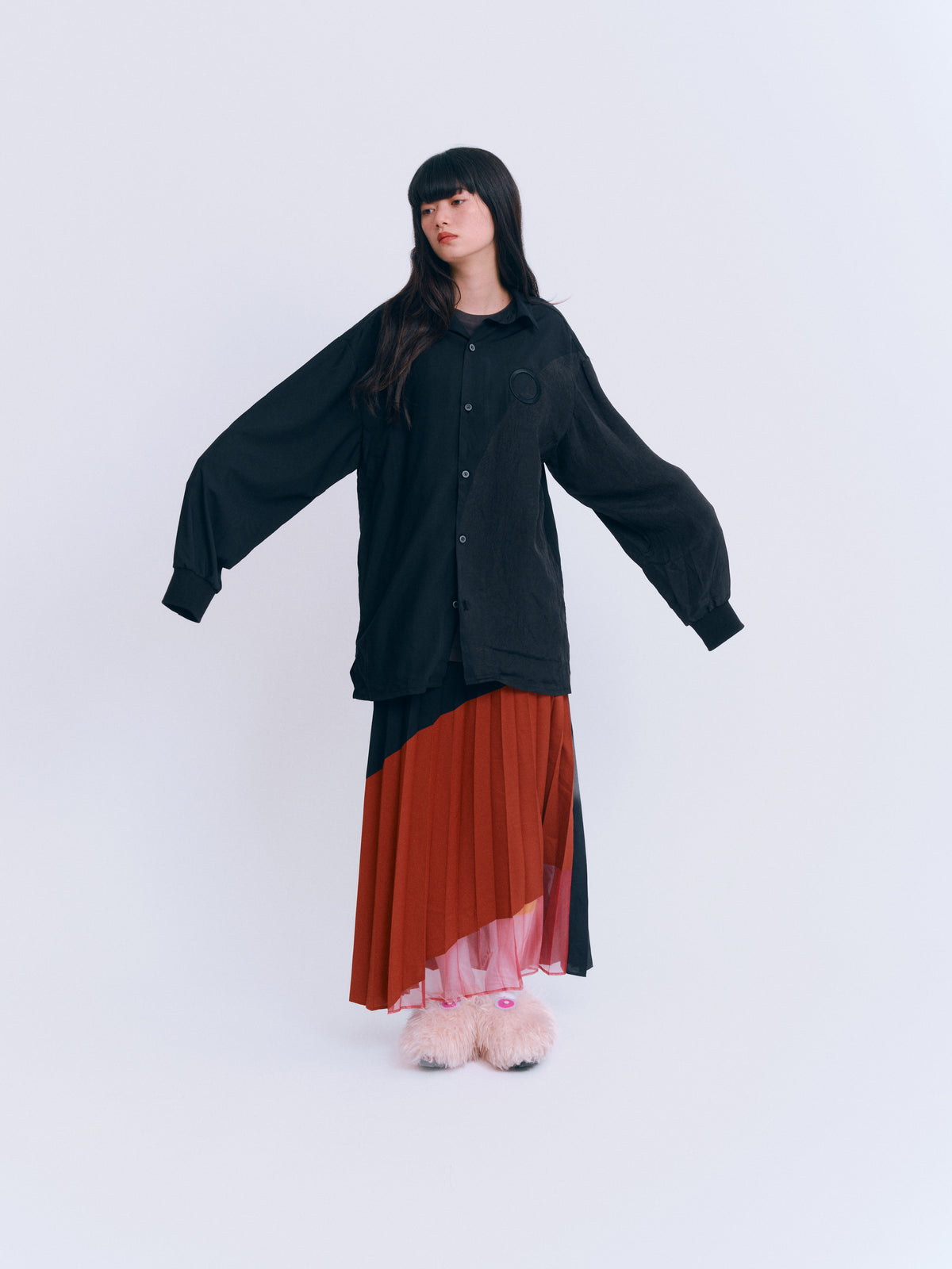 サークル刺繍ロングスリーブシャツ