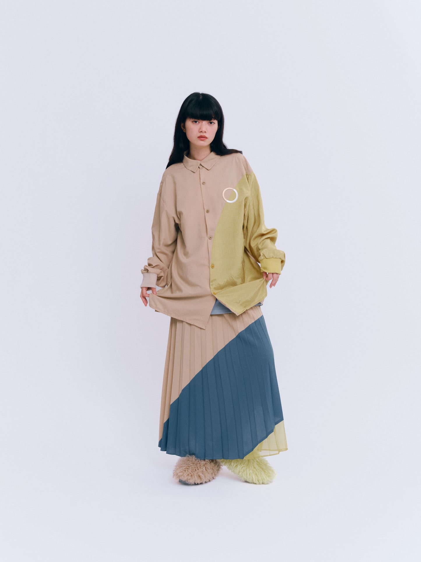 サークル刺繍ロングスリーブシャツ