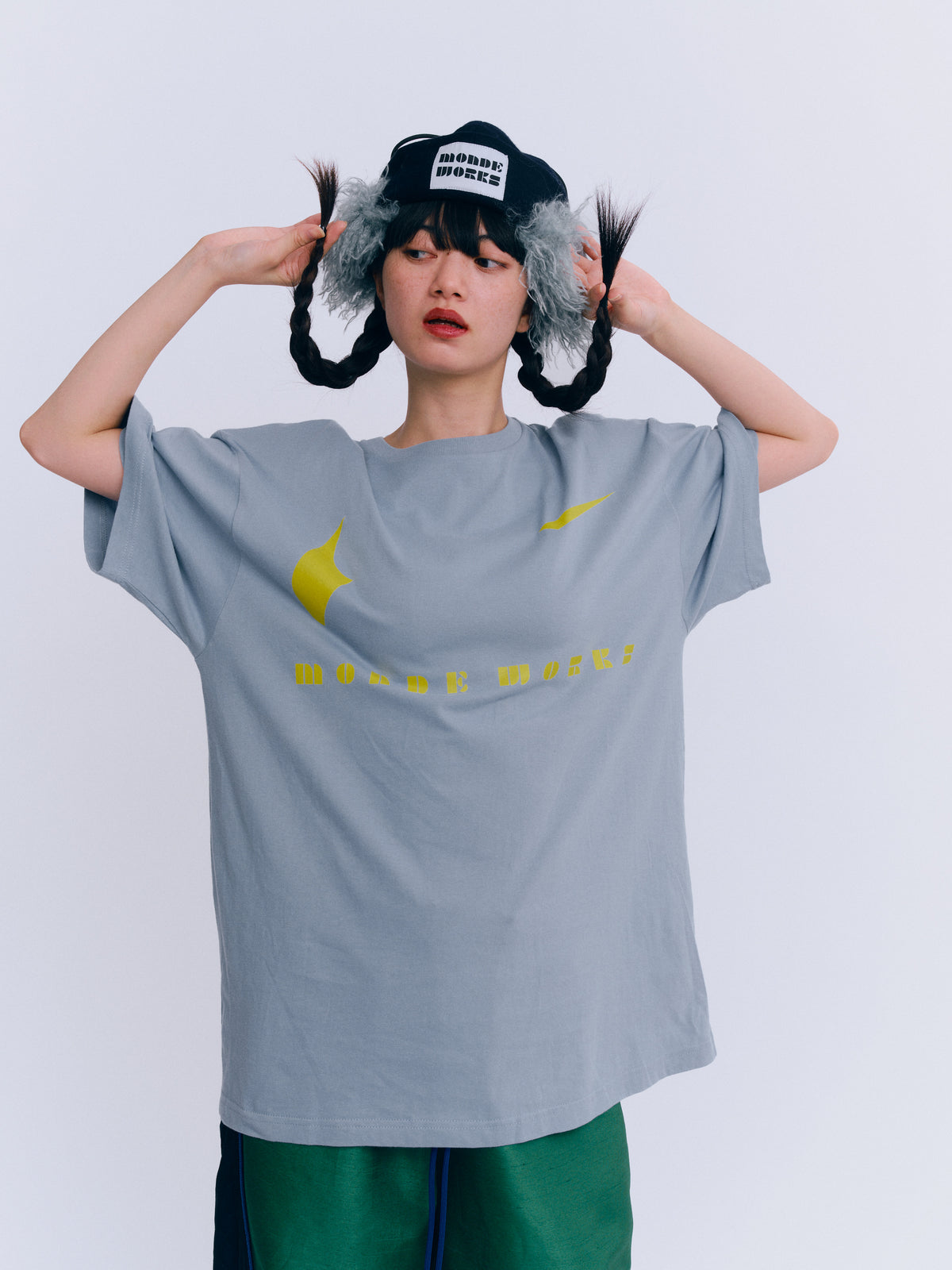 OVER ロゴTシャツ