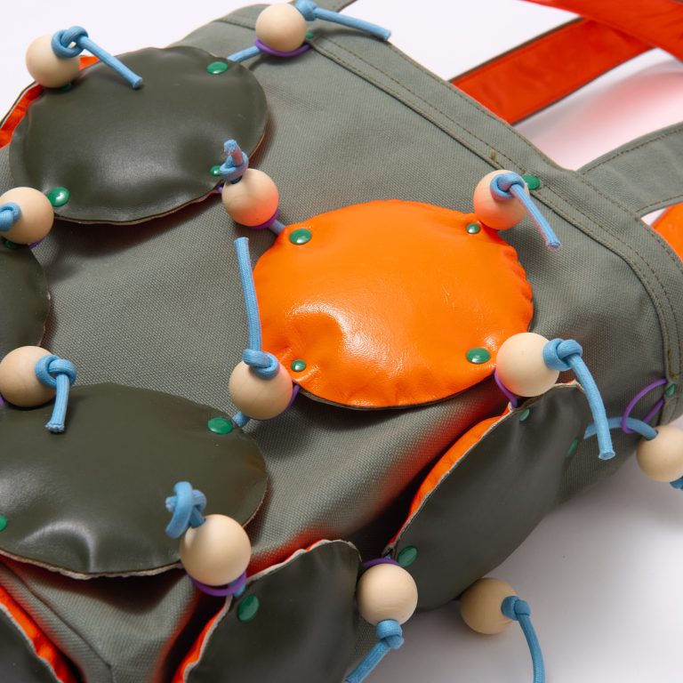 MO25-018_KHAKI
